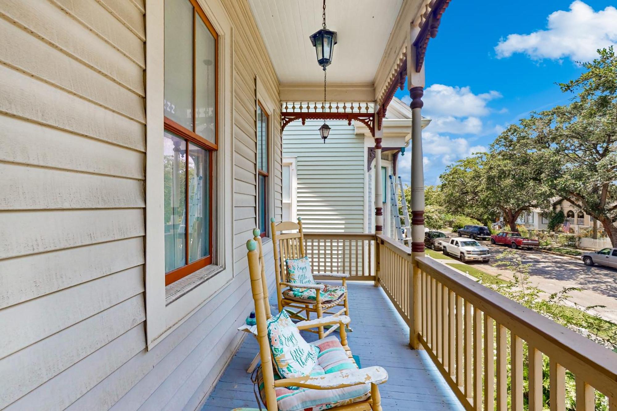 Apartamento Under The Avenue Galveston Exterior foto